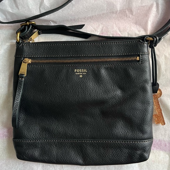Fossil Handbags - SOLD Fossil Black Leather Crossbody Handbag